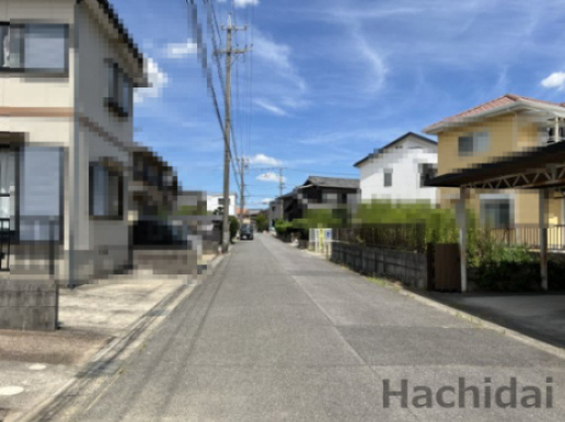 高浜市湯山町３期　３号棟の前面道路含む現地写真