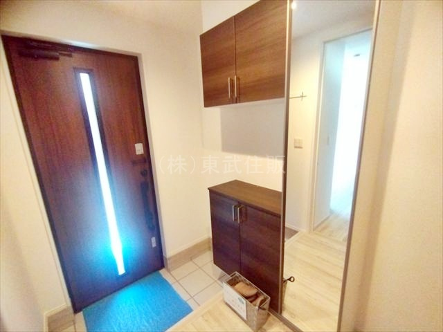 【玄関】 | 狭山市富士見9期 | 明るい玄関です