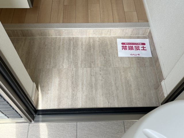 セイクレストＢの玄関