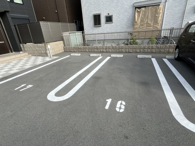 セイクレストＢの駐車場