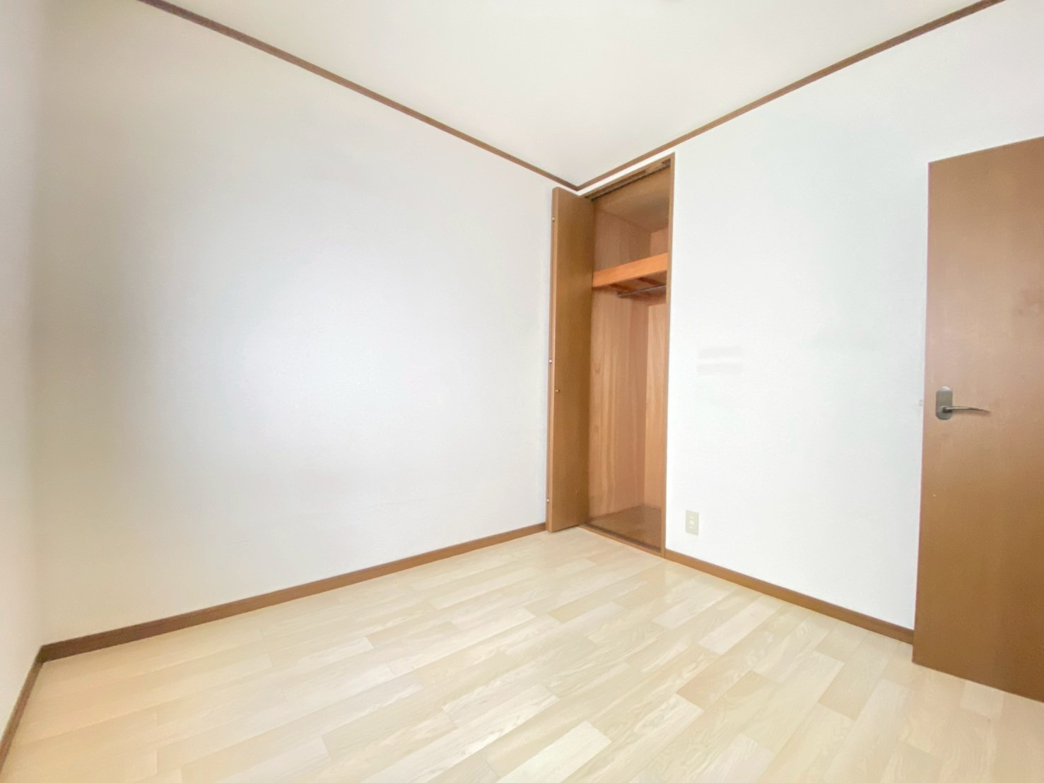 ハイツ茨木の居間・リビング