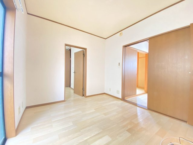 ハイツ茨木の居間・リビング