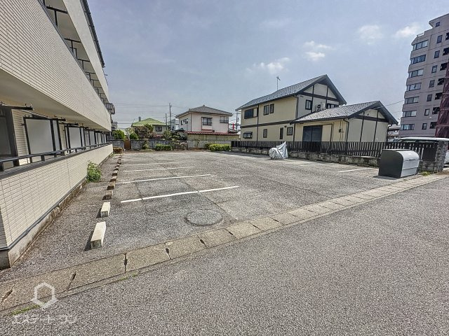 ヒルサイドコートの駐車場|駐車スペースもあります