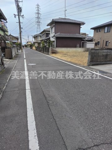 ６５１２１　瑞穂市本田土地の前面道路含む現地写真