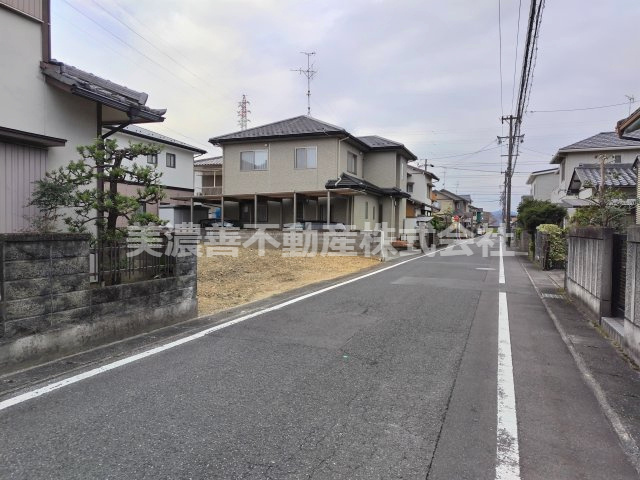 ６５１２１　瑞穂市本田土地の前面道路含む現地写真
