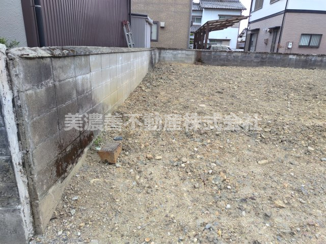 ６５１２１　瑞穂市本田土地の外観