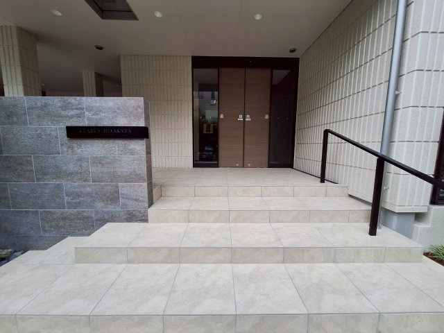 クラルス久堅のエントランス