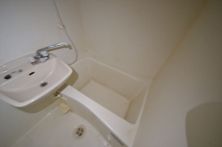 【洗面所】 | ネバーランド天満橋 | コンパクトで使いやすい洗面所