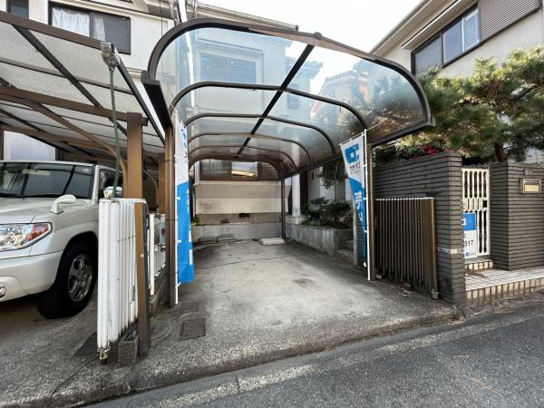 港区正徳町　中古戸建の駐車場