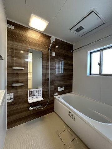 【浴室】 | 半身浴もゆっくり楽しめる広々浴室