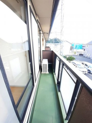 【バルコニー】 | メゾングランデＢ | お洗濯にも便利なバルコニー付き