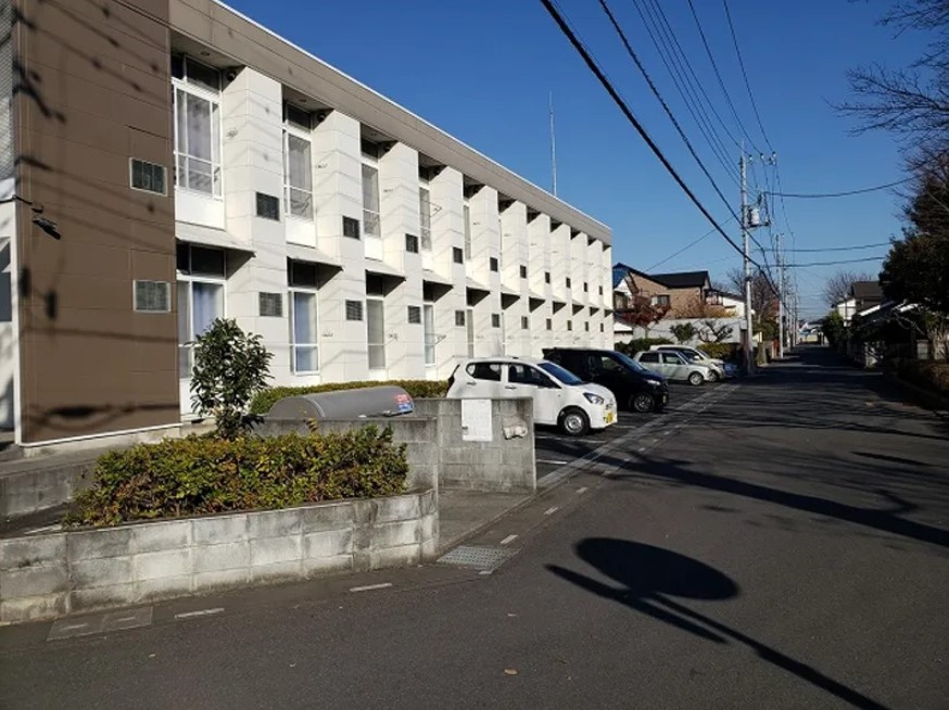 レオパレスパークサイド青葉の駐車場