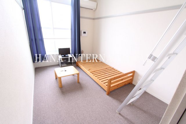 レオパレスパークサイド青葉の居間・リビング