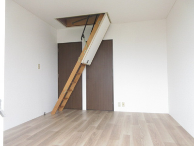 【洋室】 | メゾンパレ神功2番館