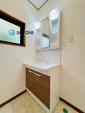 川越市的場２丁目　中古戸建ての独立洗面台