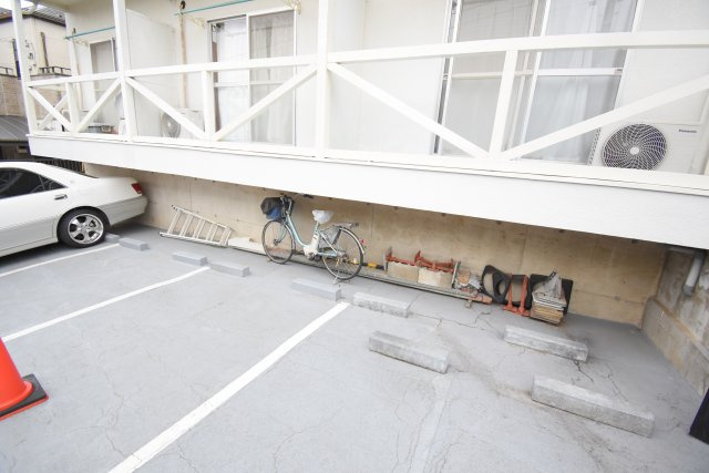 車をお持ちの方に嬉しい駐車場付きの物件です