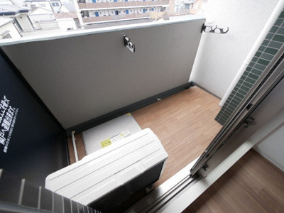 【バルコニー】 | プレサンス塚本駅前 | バルコニーからの眺めを楽しみながら食事をしませんか