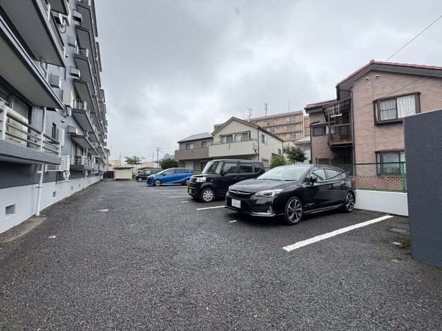 小暮コーポラスの駐車場