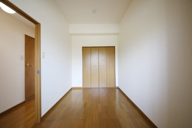 ロイヤルヒルズの寝室|同タイプ別部屋写真