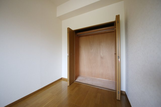 ロイヤルヒルズの収納|同タイプ別部屋写真