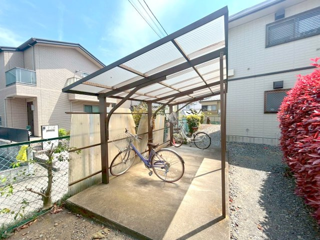 コンフォートAのその他共用部分|★屋根付き駐輪場★