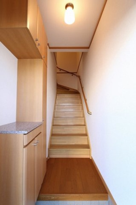 【玄関】 | ベル・フィオーレＡ