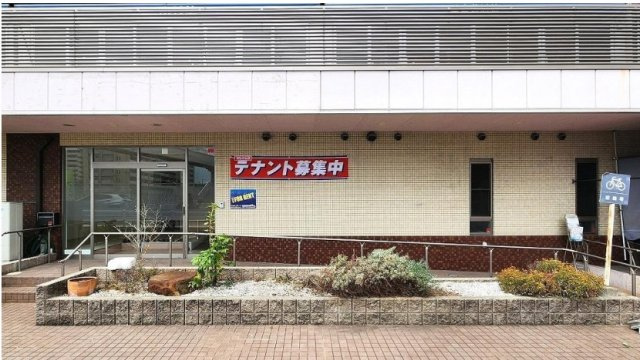 東鶴マーケットスクエアの外観