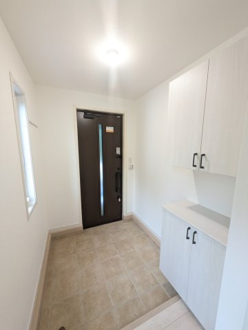 キャメロットAの玄関