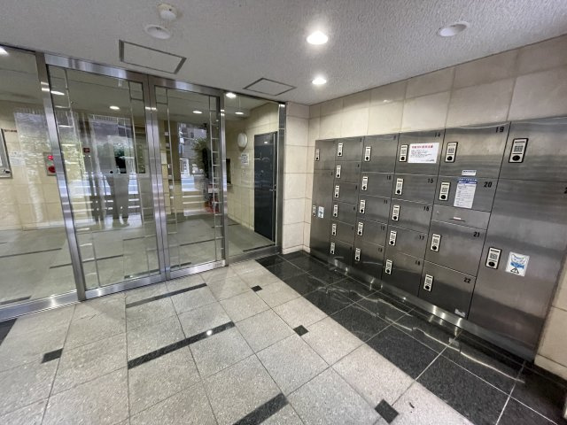 スカイコート銀座東のエントランス