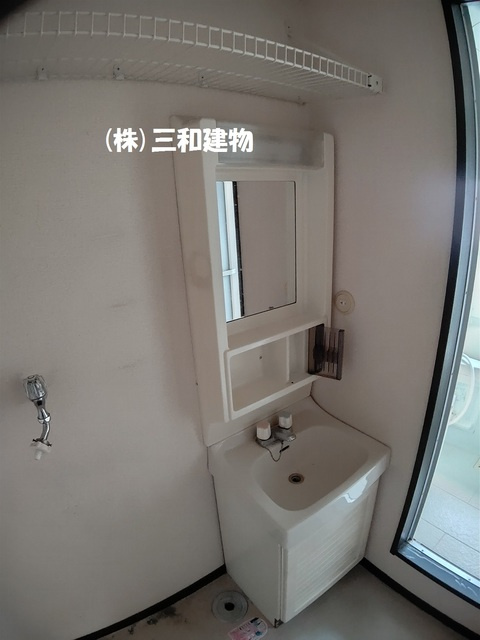 奥山ビルの洗面所