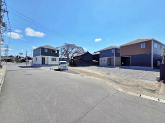 【前面道路含む現地写真】