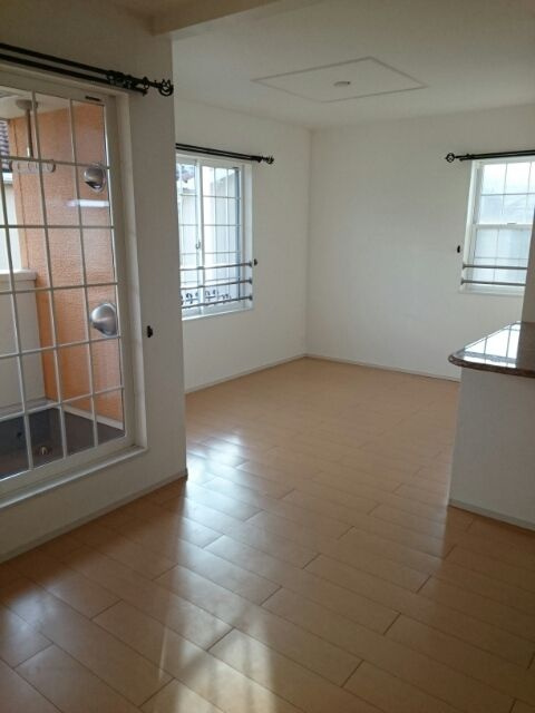 ウエスト　ブリッサ　Ｃ　　　刈谷市近郊の賃貸はクラスホームの居間・リビング