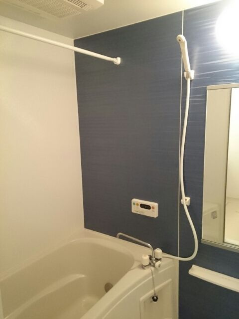 ウエスト　ブリッサ　Ｃ　　　刈谷市近郊の賃貸はクラスホームの浴室