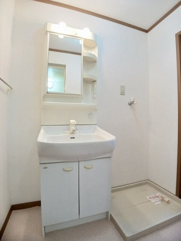 メゾンドヴェール西ノ庄の洗面所