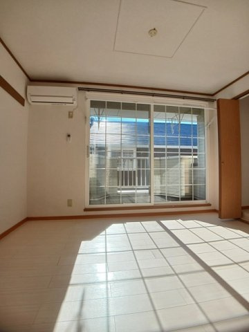 ＣＲＥＳＴＡＬＬ　ＫＯＹＡ　Ⅲの内装