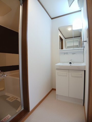 ＣＲＥＳＴＡＬＬ　ＫＯＹＡ　Ⅲの洗面所