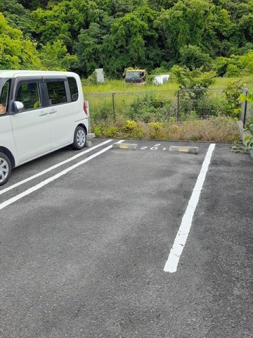 ピエ・デル・モンテⅡの駐車場