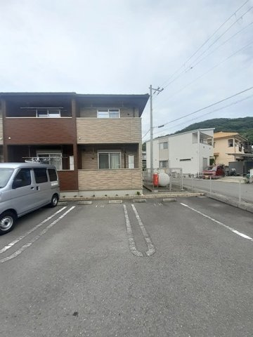 グラン・ジュテⅡの駐車場