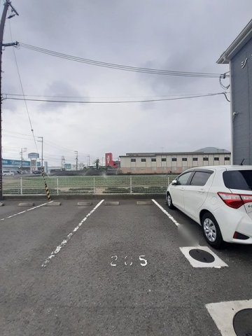 ジョイリバーの駐車場