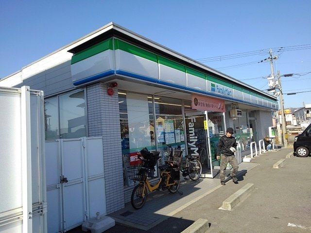 ジェイドⅤの周辺|ファミリーマート水道路店様まで300m