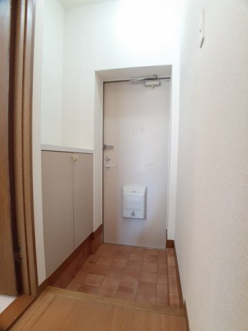 メゾンラフィネＡの玄関