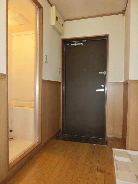 立光ロイヤルステージの玄関