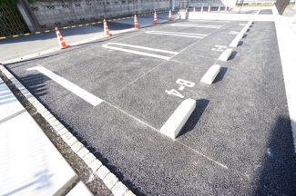 【駐車場】