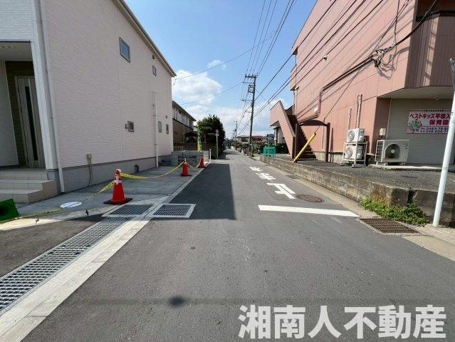 平塚市入野 1号棟 23-1期の前面道路含む現地写真