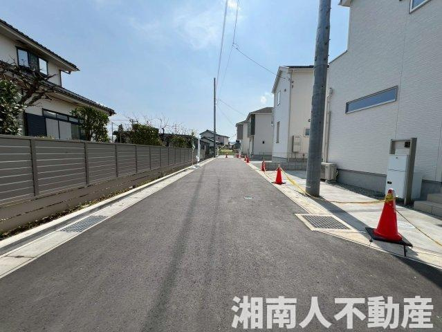 平塚市入野 1号棟 23-1期の前面道路含む現地写真