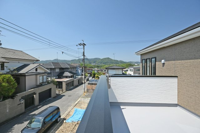 ファーストタウン水明台2丁目新築一戸建て│4LDK+駐車3台可の展望|2階バルコニーからの眺望写真です。