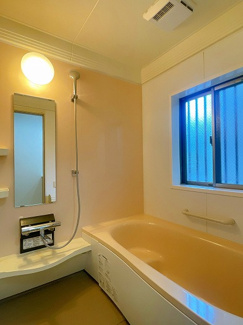 【浴室】 | 茅ヶ崎市ひばりが丘 中古戸建て | 使用・経年等に伴う、汚損・破損・キズ・性能低下等があります