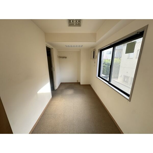 ウェルコート岡本