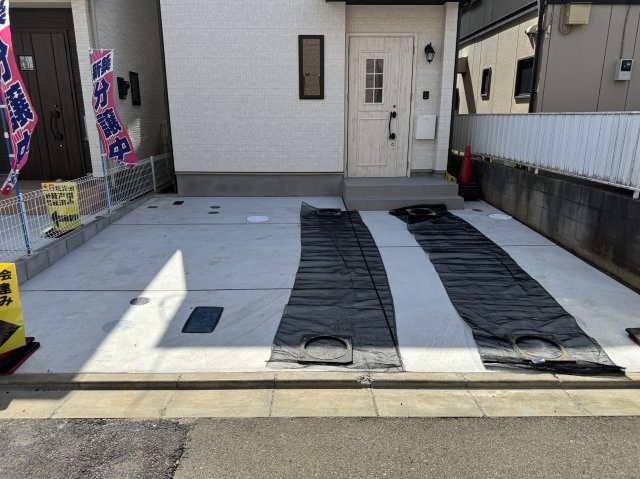 松戸市常盤平６丁目新築戸建【常盤平第二小学校：7分】の駐車場|1号棟駐車スペース・並列2台駐車可