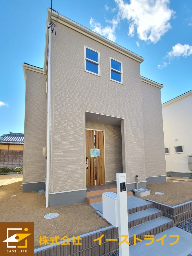 【新築戸建】　いわき市平中平窪1期の外観|2号棟外観写真　当社はお客様に末永く満足していただきたい思いから、ご購入後のアフターフォローにも力を入れております。何なりとご相談ください。